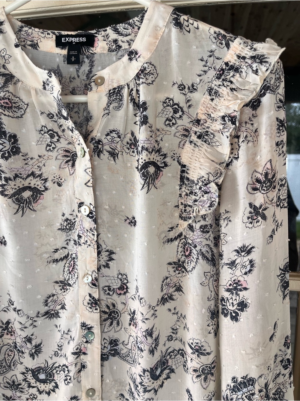 Express Cream Floral Ruffle Button-Front Blouse - Picture 3 of 8